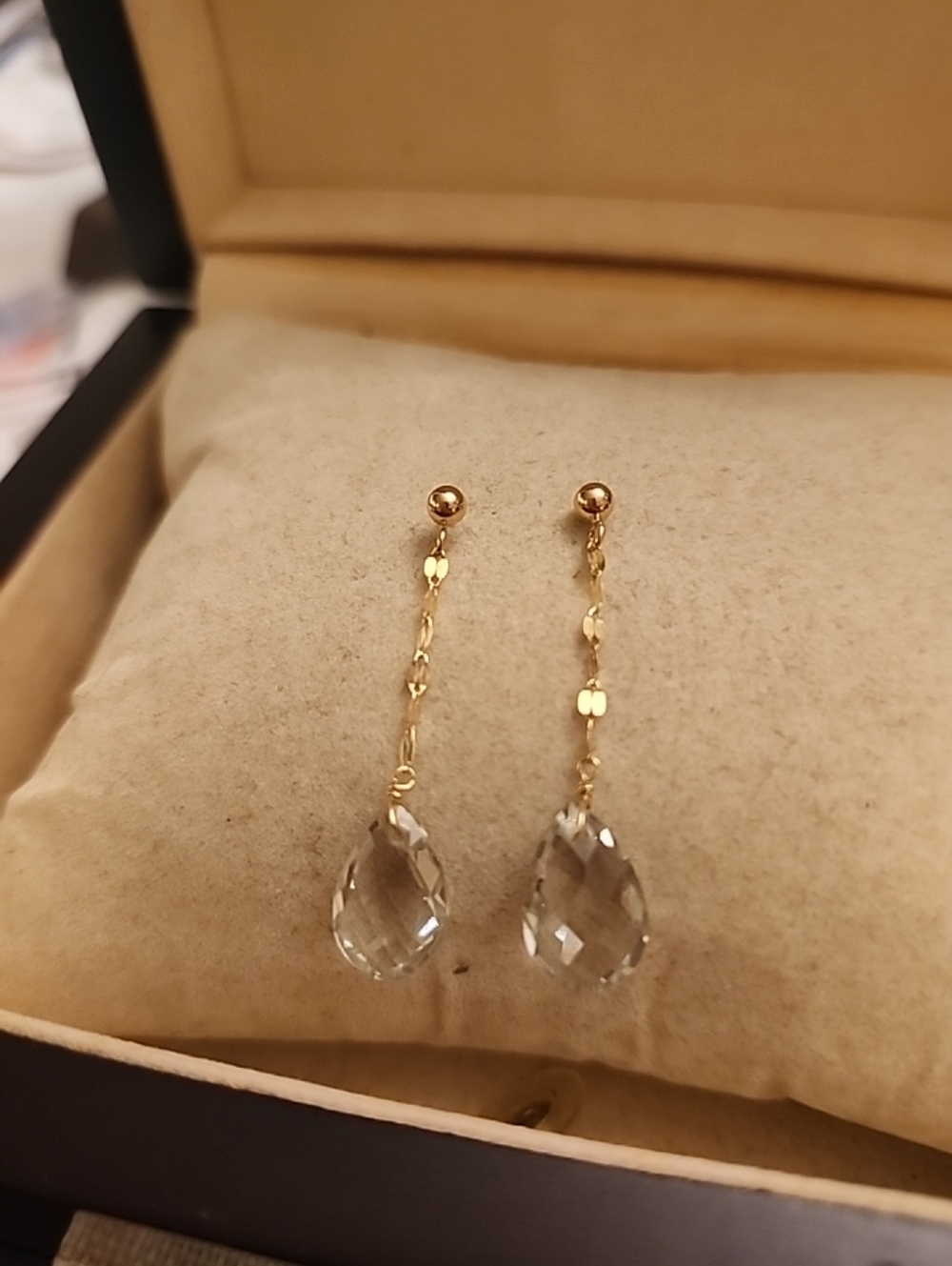 14kt Gold Drop Quart  Dangle Earrings - Elegant Clear Teardrop - Picture 7 of 7